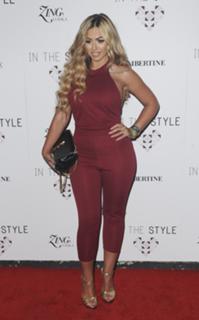 Holly Hagan feet photo thumbnail