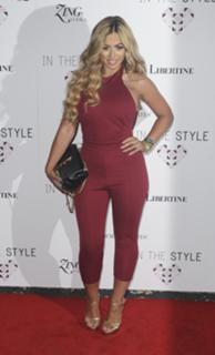 Holly Hagan feet photo thumbnail