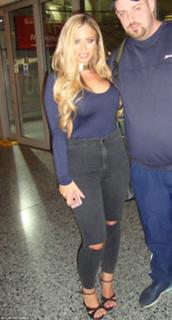 Holly Hagan feet photo thumbnail