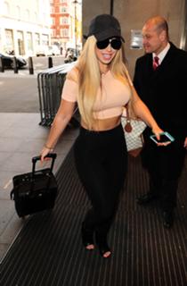 Holly Hagan feet photo thumbnail