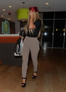 Holly Hagan feet photo thumbnail