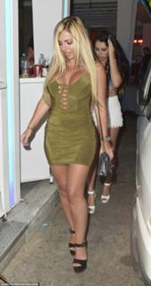 Holly Hagan feet photo thumbnail
