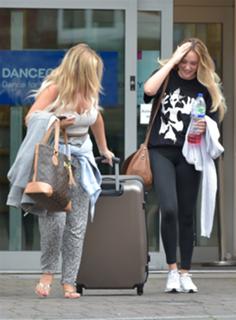 Holly Hagan feet photo thumbnail