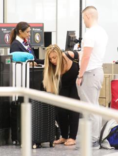 Holly Hagan feet photo thumbnail