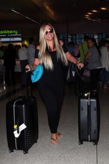 Holly Hagan feet photo thumbnail