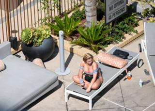 Holly Hagan feet photo thumbnail