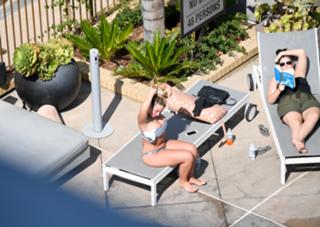 Holly Hagan feet photo thumbnail