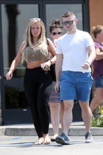 Holly Hagan feet photo thumbnail