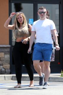 Holly Hagan feet photo thumbnail