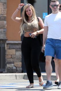 Holly Hagan feet photo thumbnail