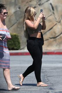 Holly Hagan feet photo thumbnail