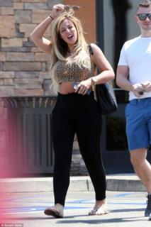 Holly Hagan feet photo thumbnail