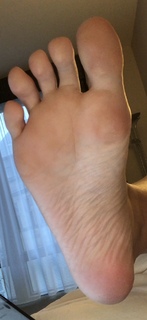 Holly Hagan feet photo thumbnail