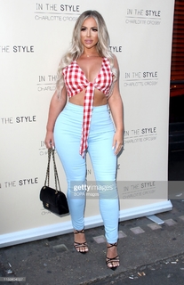 Holly Hagan feet photo thumbnail