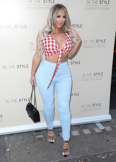 Holly Hagan feet photo thumbnail