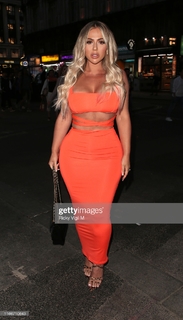 Holly Hagan feet photo thumbnail