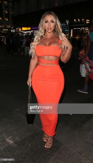 Holly Hagan feet photo thumbnail