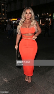 Holly Hagan feet photo thumbnail