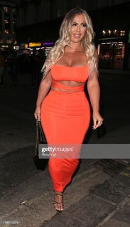 Holly Hagan feet photo thumbnail