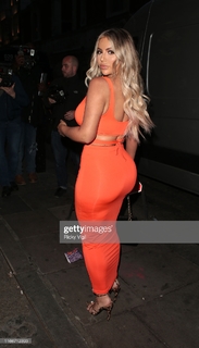 Holly Hagan feet photo thumbnail