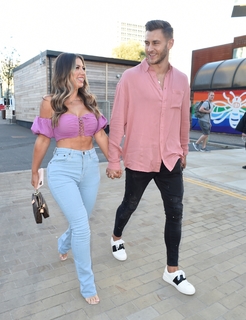 Holly Hagan feet photo thumbnail