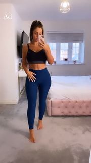 Holly Hagan feet photo thumbnail