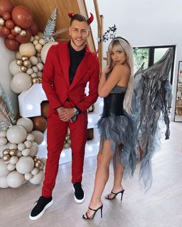 Holly Hagan feet photo thumbnail