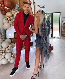 Holly Hagan feet photo thumbnail