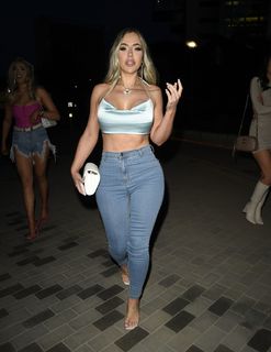 Holly Hagan feet photo thumbnail