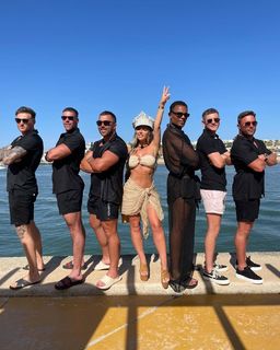 Holly Hagan feet photo thumbnail