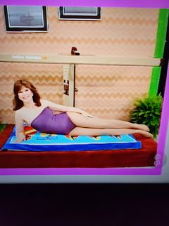 Holly Hallstrom feet photo 6