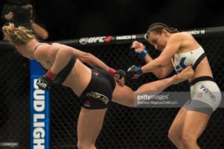 Holly Holm feet photo thumbnail