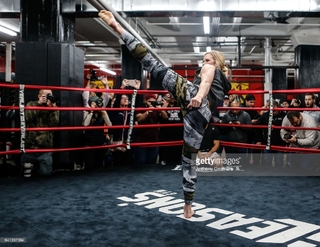 Holly Holm feet photo thumbnail