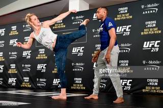 Holly Holm feet photo thumbnail