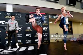Holly Holm feet photo thumbnail