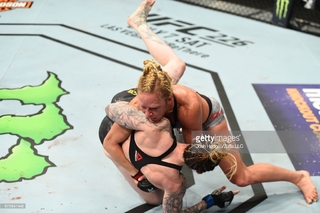 Holly Holm feet photo thumbnail