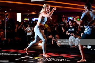 Holly Holm feet photo thumbnail