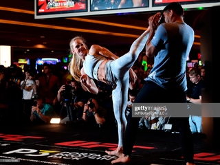 Holly Holm feet photo thumbnail