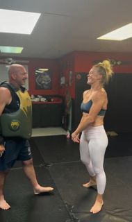 Holly Holm feet photo thumbnail