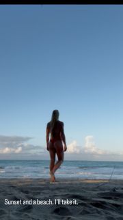 Holly Holm feet photo thumbnail