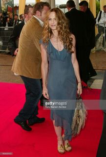 Holly Hunter feet photo thumbnail
