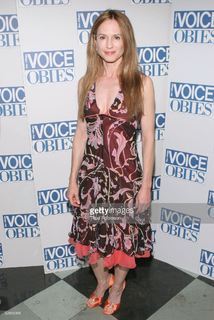 Holly Hunter feet photo thumbnail