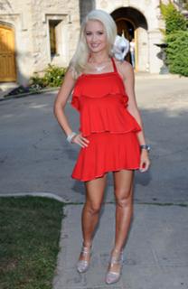 Holly Madison feet photo thumbnail