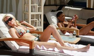 Holly Madison feet photo thumbnail