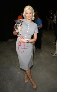 Holly Madison feet photo thumbnail