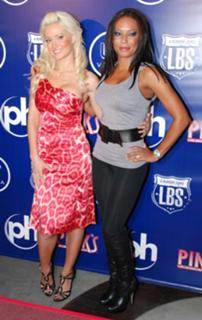 Holly Madison feet photo thumbnail