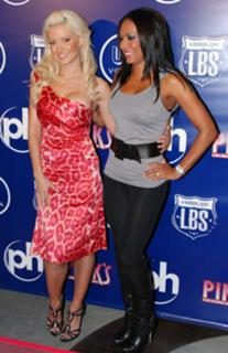 Holly Madison feet photo thumbnail