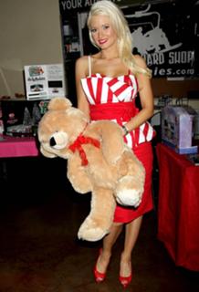 Holly Madison feet photo thumbnail