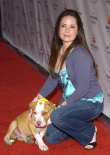 Holly Marie Combs feet photo thumbnail