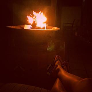 Holly Marie Combs feet photo thumbnail